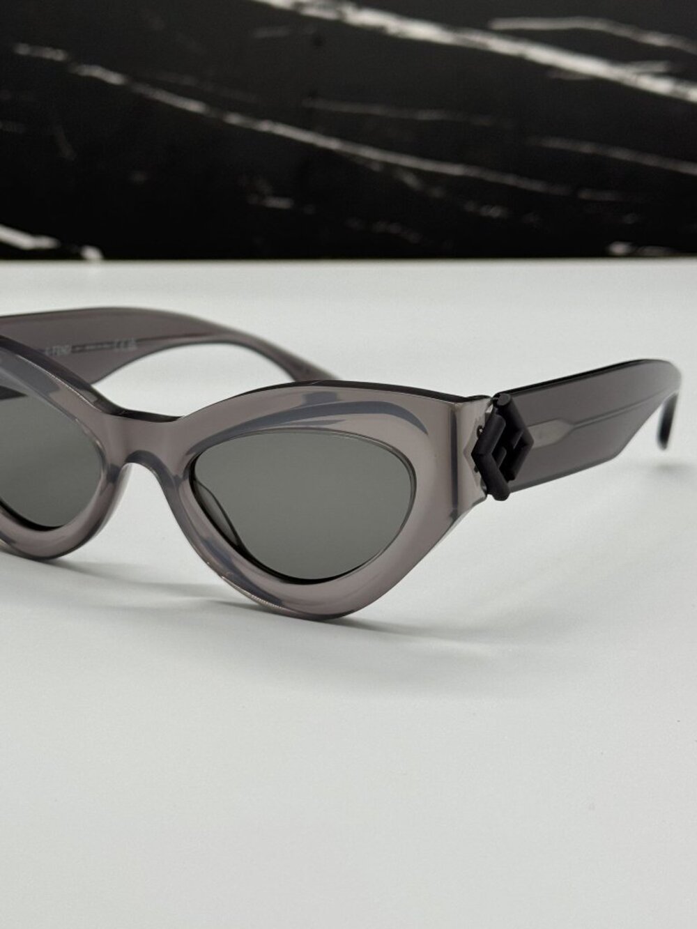 NEW FENDI FE40146I 20A SUNGLASSES GRAY WOMEN EYEWEAR FENDI - Picture 4 of 11